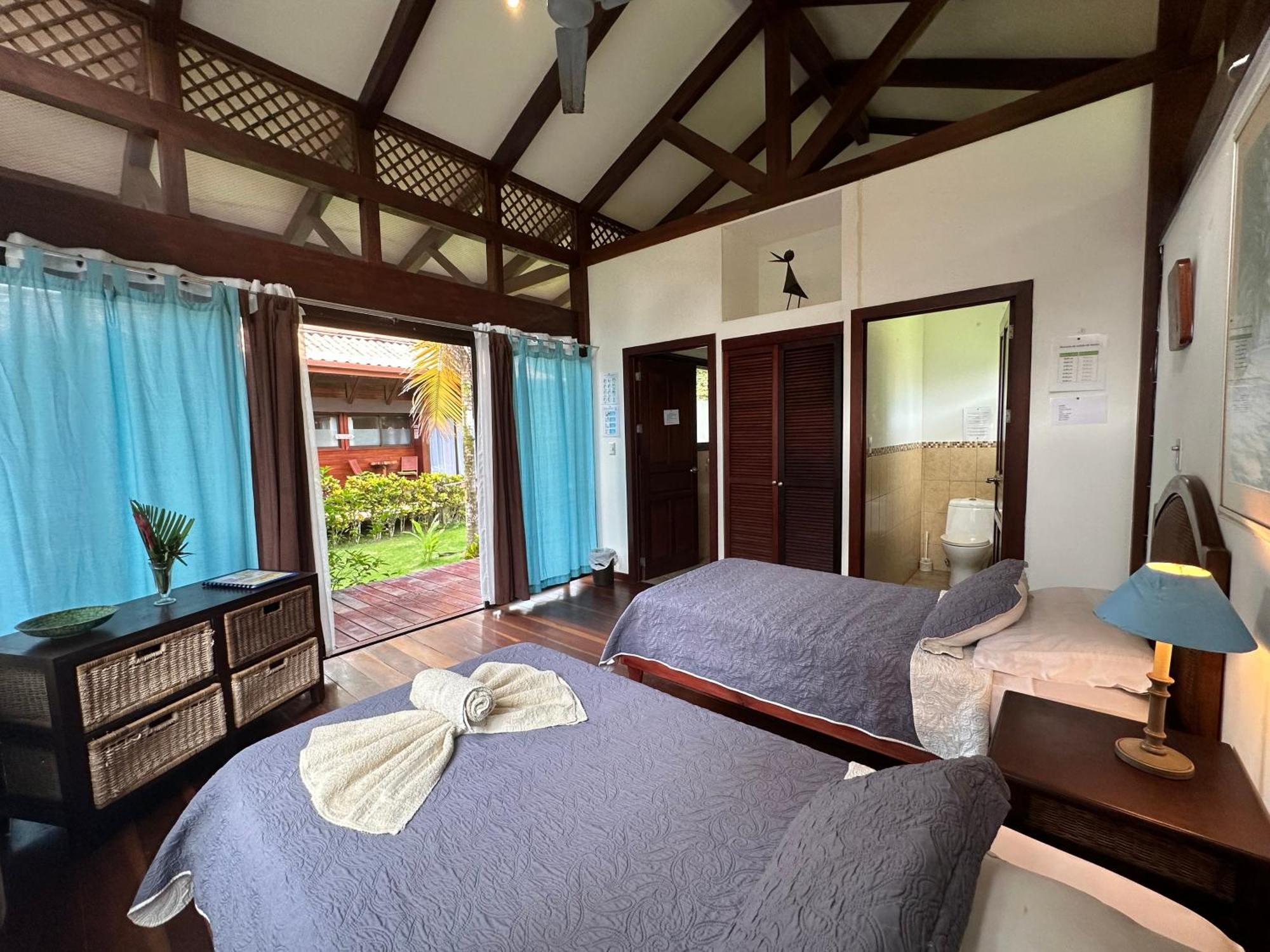 Hotel Kenaki Lodge Cahuita Exterior foto